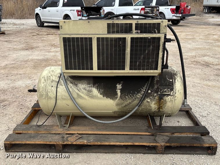 image for item FB5671 Ingersoll Rand 2545E10V air compressor