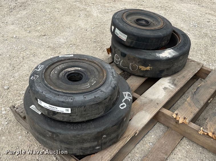 image for item FB5674 (4) General forklift tires