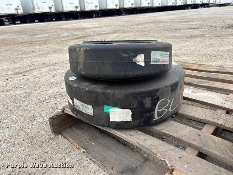 image for item FB5674 (4) General forklift tires