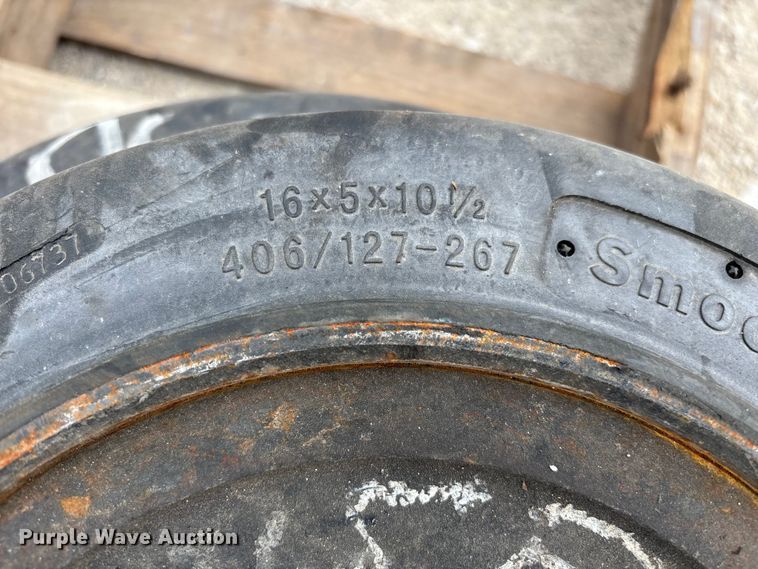 image for item FB5674 (4) General forklift tires