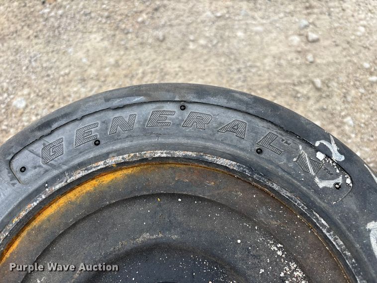 image for item FB5674 (4) General forklift tires