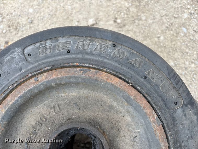 image for item FB5674 (4) General forklift tires