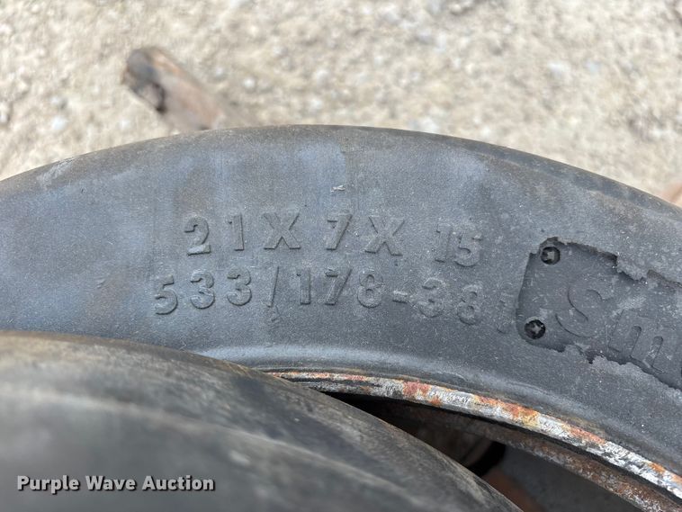 image for item FB5674 (4) General forklift tires