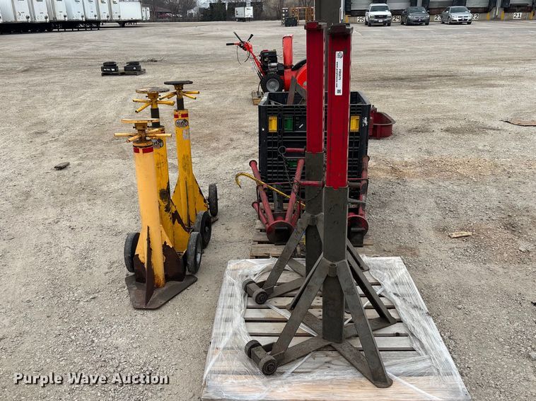 image for item FB5675 Jacks and jack stands