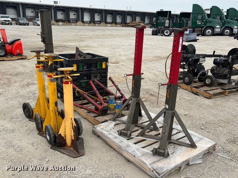 image for item FB5675 Jacks and jack stands