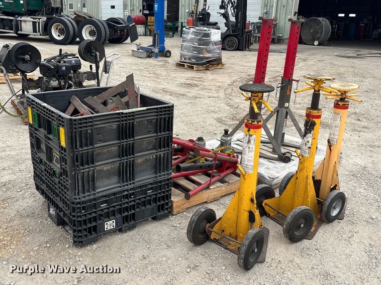 image for item FB5675 Jacks and jack stands