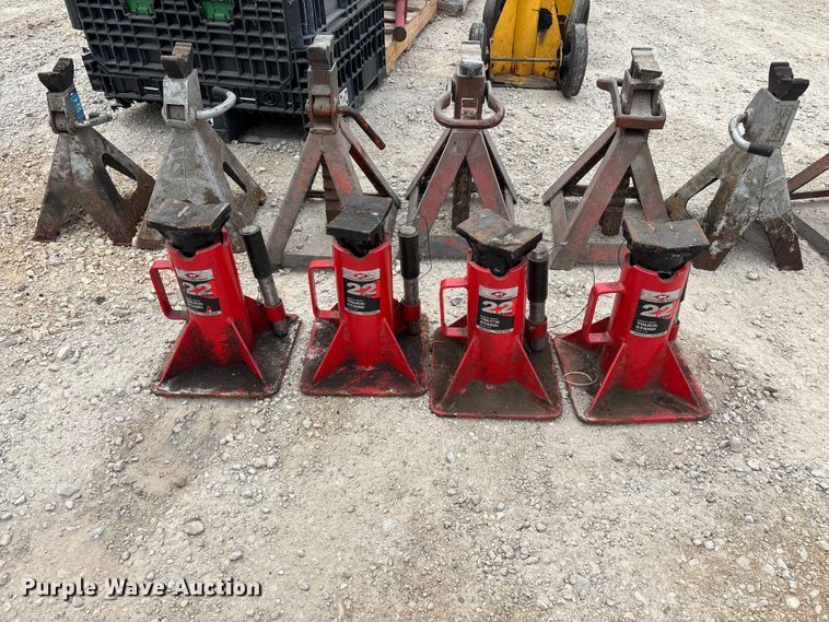 image for item FB5675 Jacks and jack stands