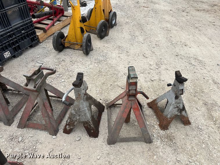 image for item FB5675 Jacks and jack stands