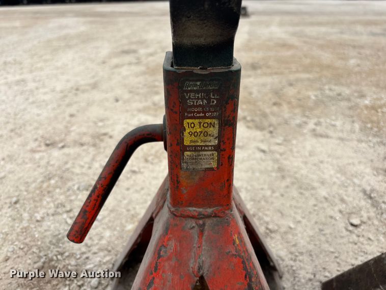 image for item FB5675 Jacks and jack stands