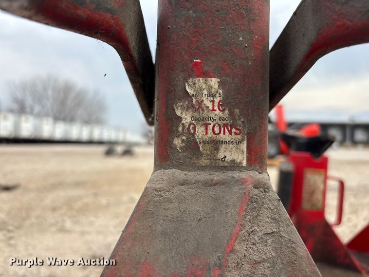 image for item FB5675 Jacks and jack stands