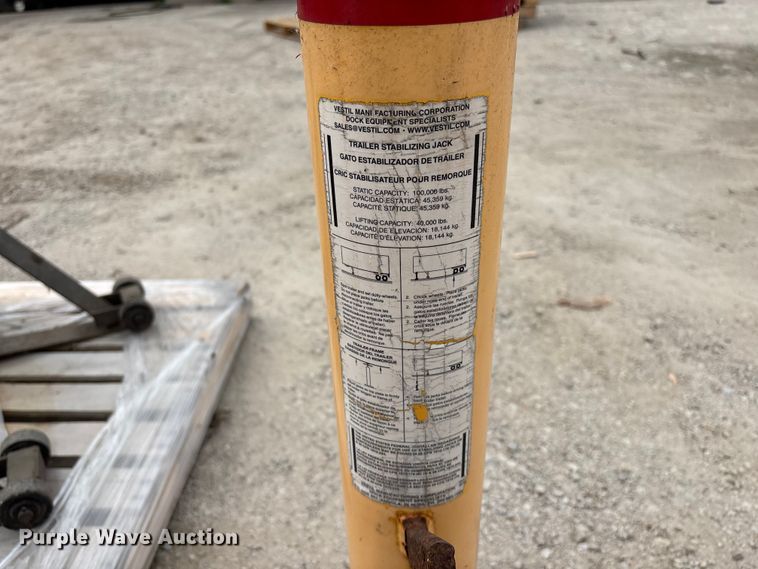 image for item FB5675 Jacks and jack stands