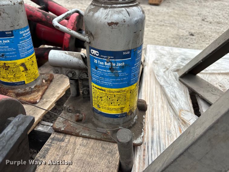 image for item FB5675 Jacks and jack stands