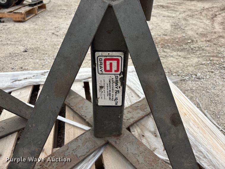 image for item FB5675 Jacks and jack stands