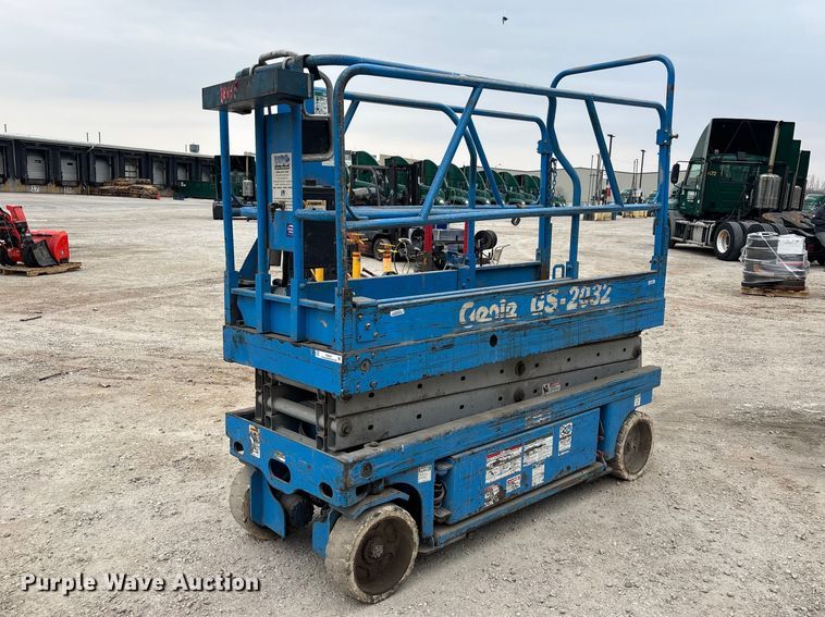 image for item FB5681 1999 Genie GS-2032 scissor lift