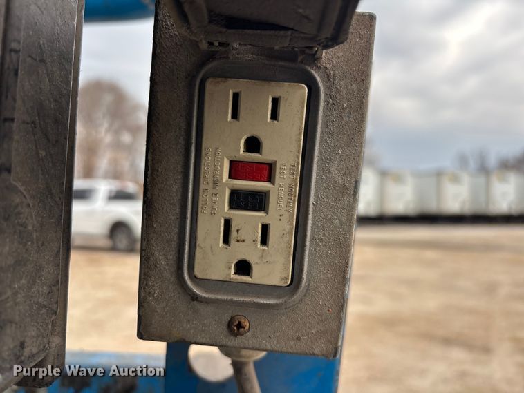 image for item FB5681 1999 Genie GS-2032 scissor lift