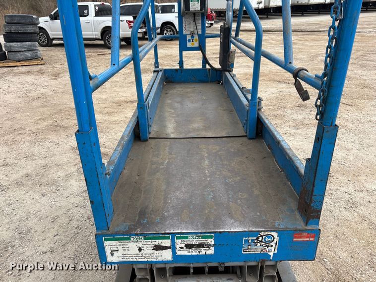 image for item FB5681 1999 Genie GS-2032 scissor lift