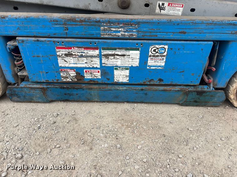 image for item FB5681 1999 Genie GS-2032 scissor lift
