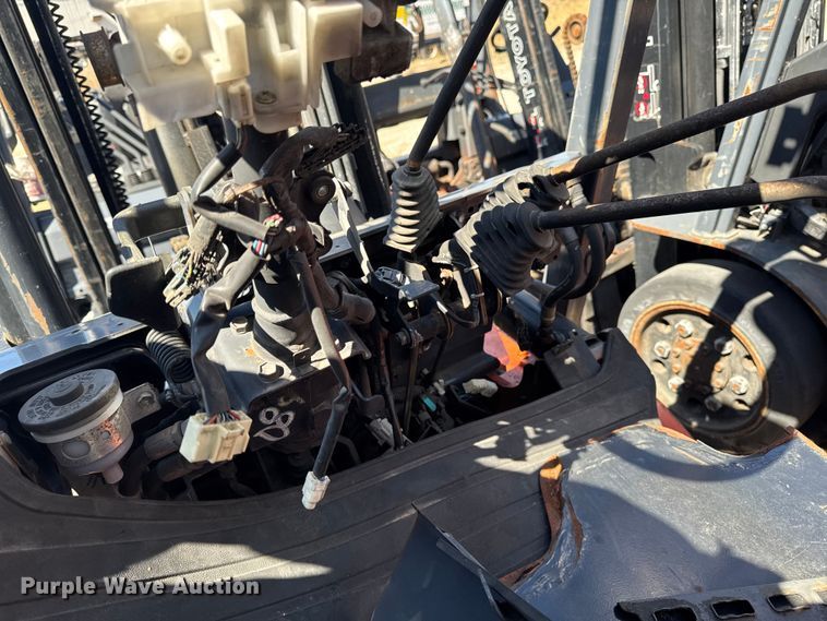 image for item FB5683 (8) Toyota forklifts