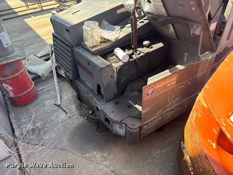 image for item FB5683 (8) Toyota forklifts