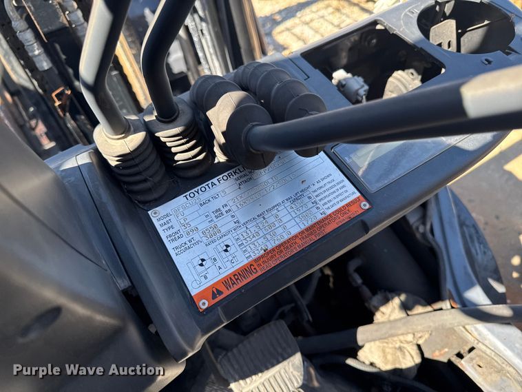 image for item FB5683 (8) Toyota forklifts
