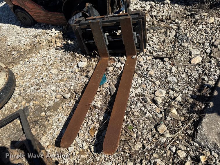 image for item FB5683 (8) Toyota forklifts