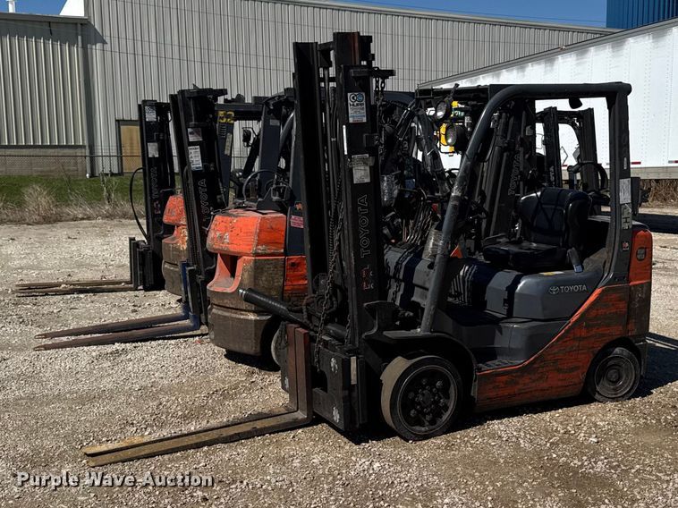 image for item FB5684 (7) Toyota forklifts