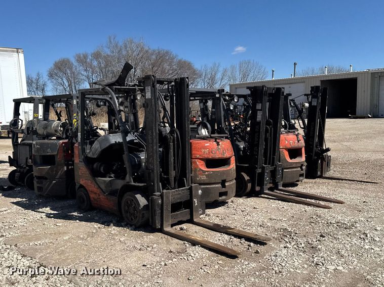 image for item FB5684 (7) Toyota forklifts