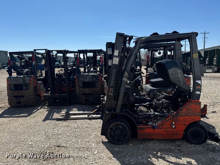 image for item FB5684 (7) Toyota forklifts