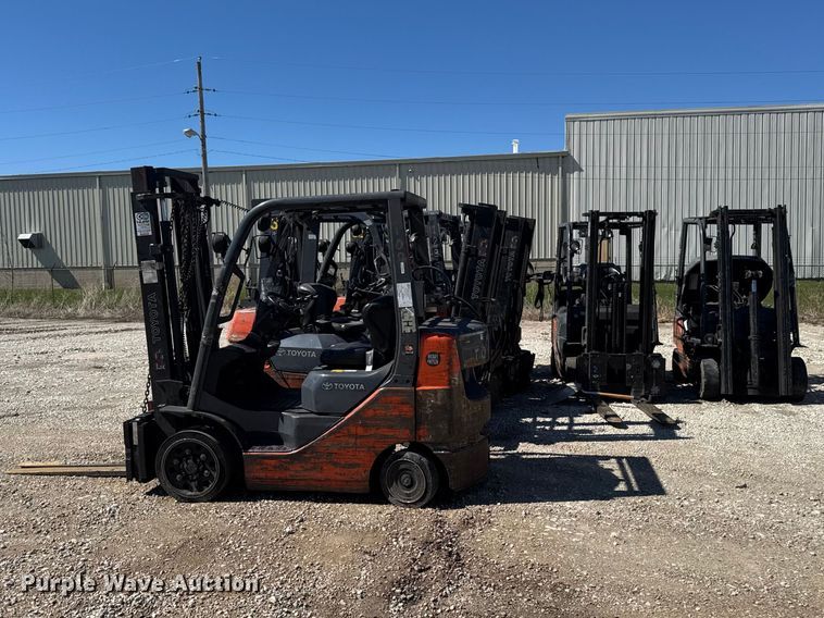 image for item FB5684 (7) Toyota forklifts