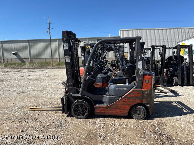 image for item FB5684 (7) Toyota forklifts