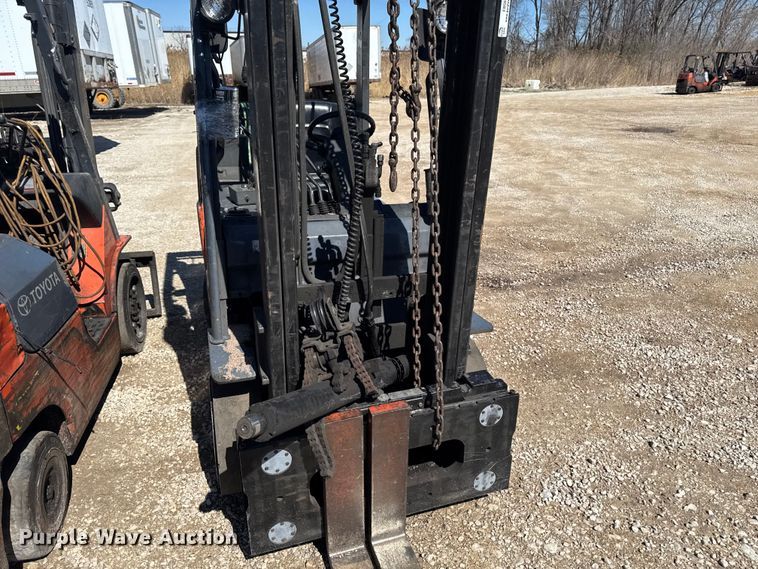 image for item FB5684 (7) Toyota forklifts