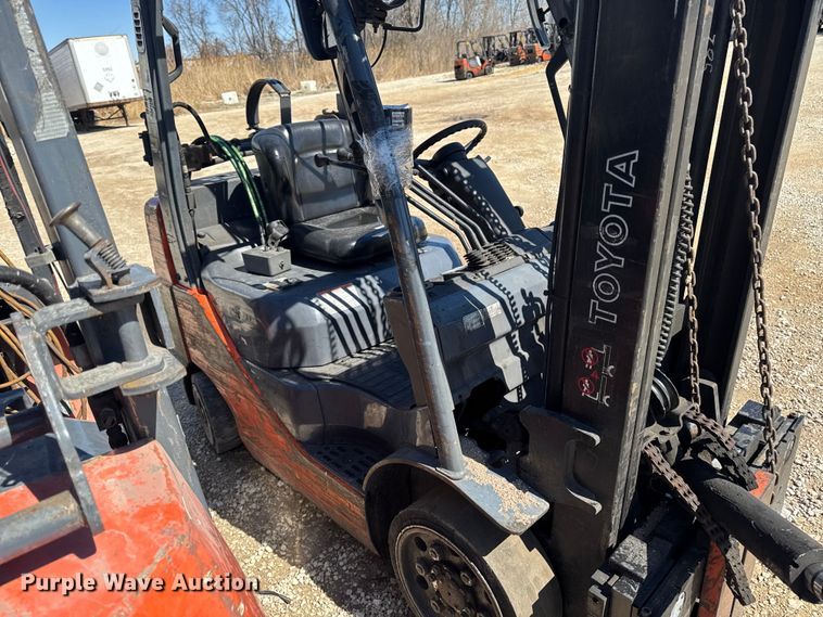 image for item FB5684 (7) Toyota forklifts