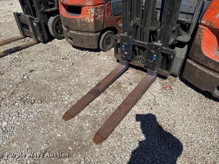 image for item FB5684 (7) Toyota forklifts