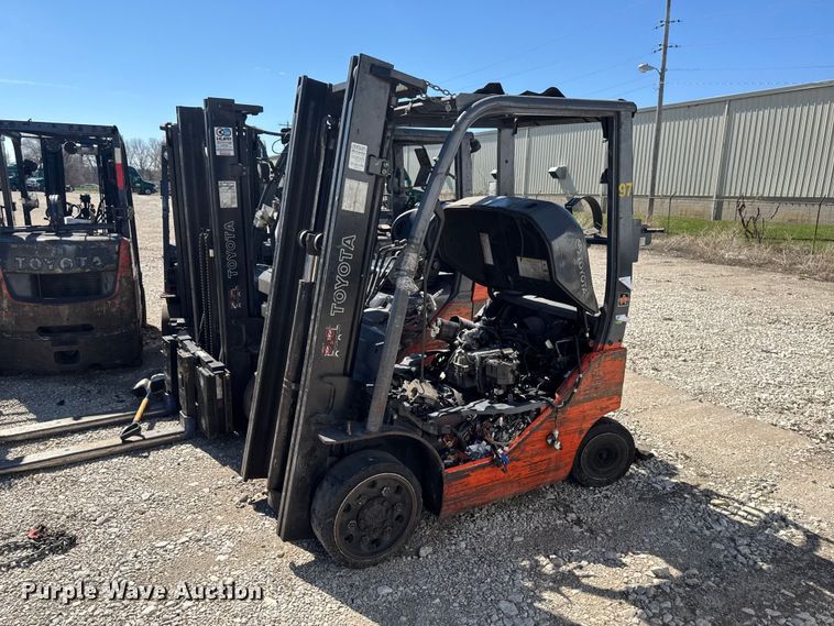 image for item FB5684 (7) Toyota forklifts