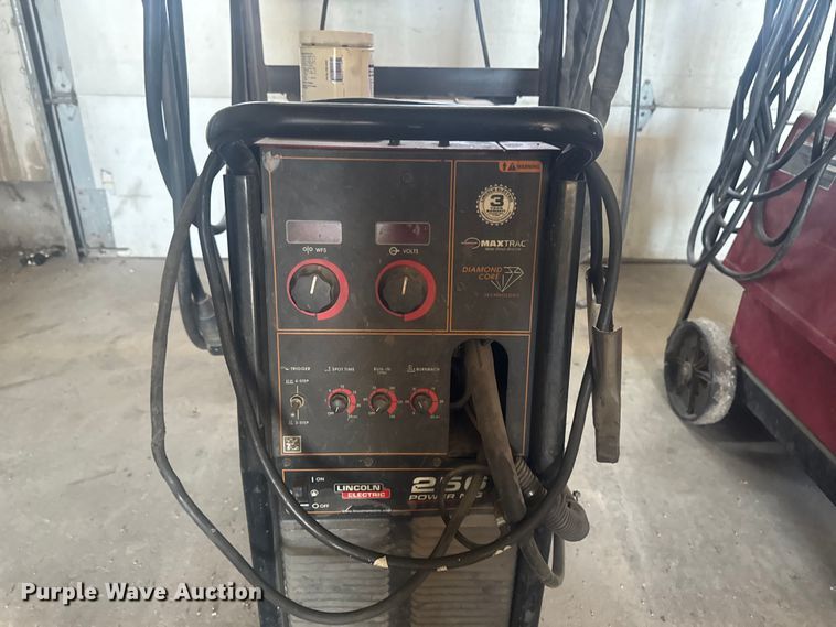 image for item FB5686 (2) Lincoln Electric MIG welders