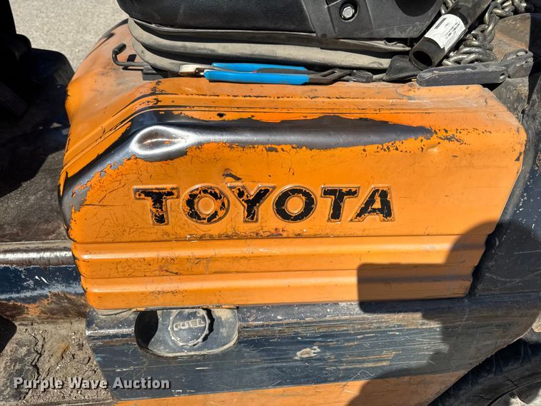 image for item FB5694 Toyota 02-5FG3 forklift