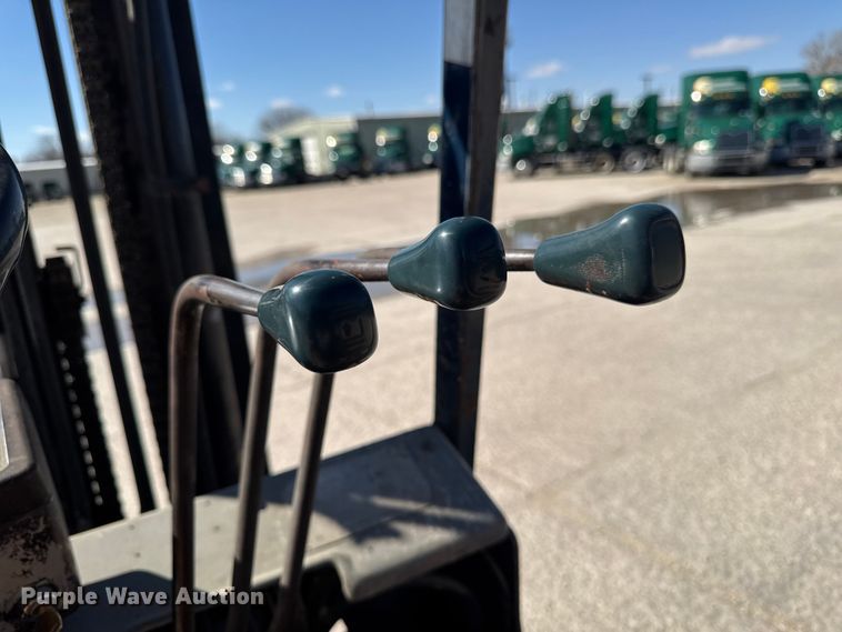 image for item FB5694 Toyota 02-5FG3 forklift