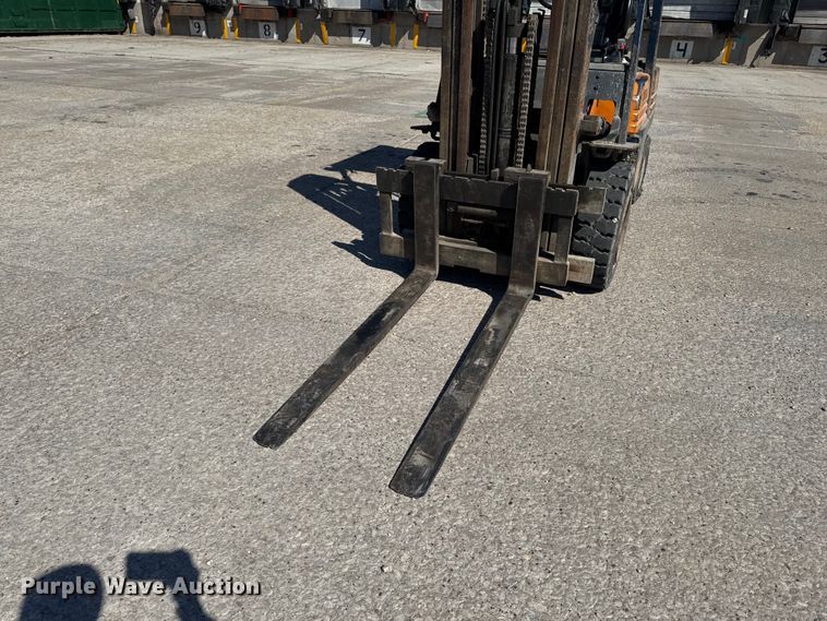 image for item FB5694 Toyota 02-5FG3 forklift