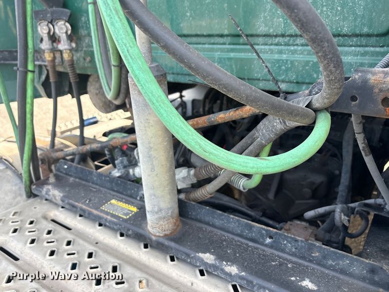 image for item FG1002 2016 Mack CXU613 semi truck