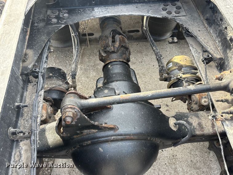 image for item FG1002 2016 Mack CXU613 semi truck