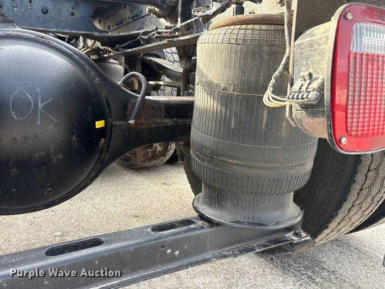 image for item FG1002 2016 Mack CXU613 semi truck