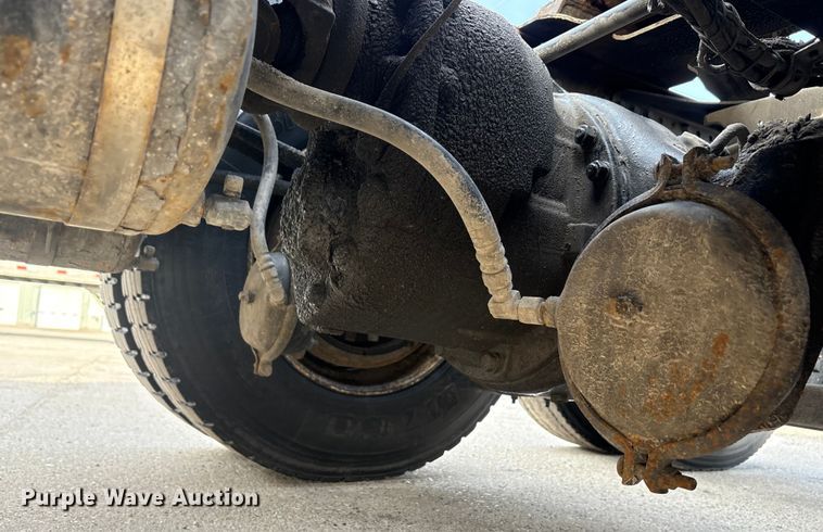 image for item FG1002 2016 Mack CXU613 semi truck