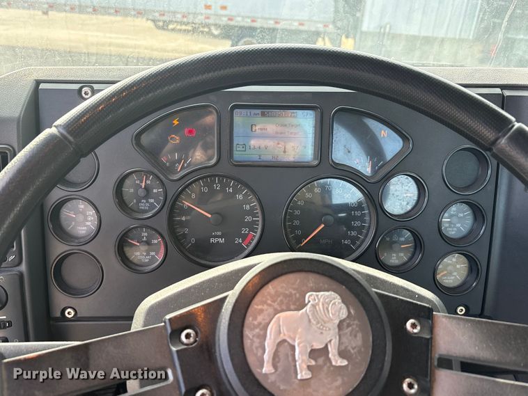 image for item FG1002 2016 Mack CXU613 semi truck