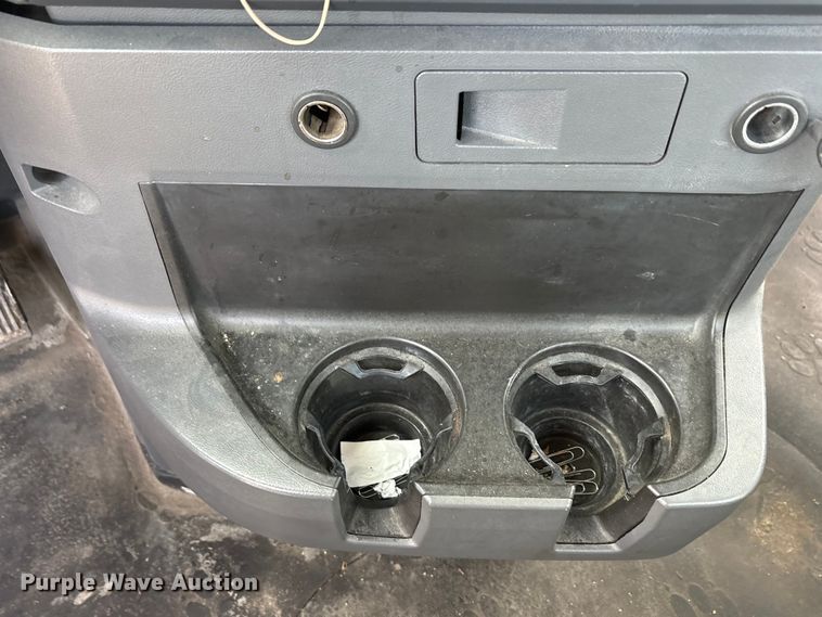 image for item FG1002 2016 Mack CXU613 semi truck