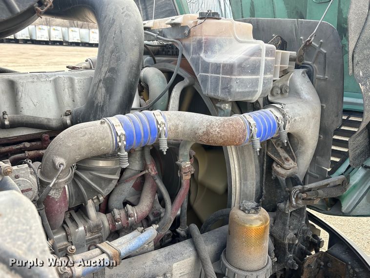 image for item FG1002 2016 Mack CXU613 semi truck