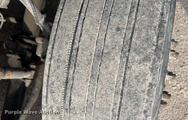 image for item FG1002 2016 Mack CXU613 semi truck