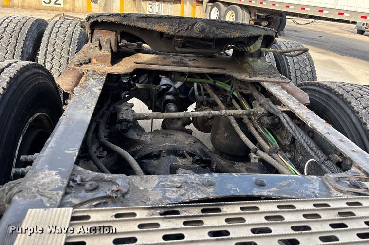 image for item FG1003 2017 Freightliner Cascadia 125 semi truck