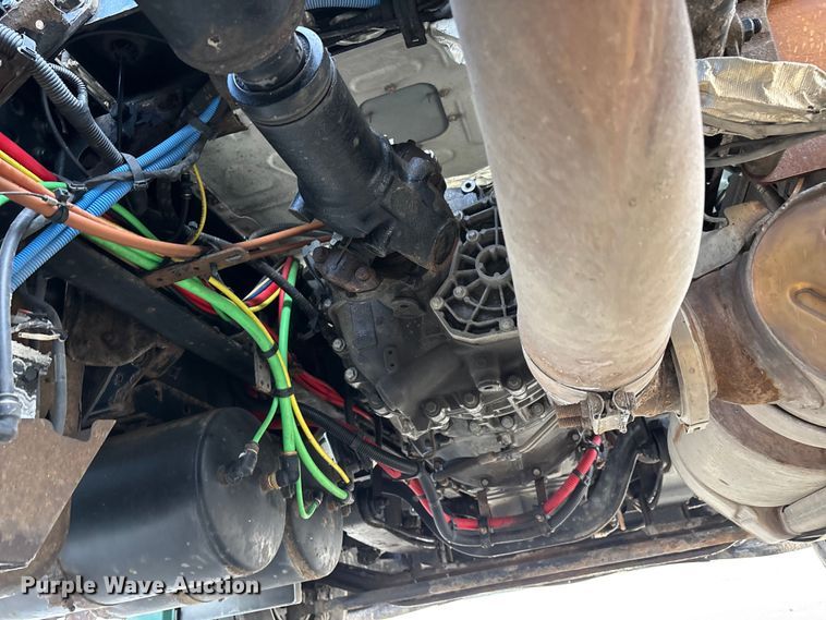 image for item FG1003 2017 Freightliner Cascadia 125 semi truck