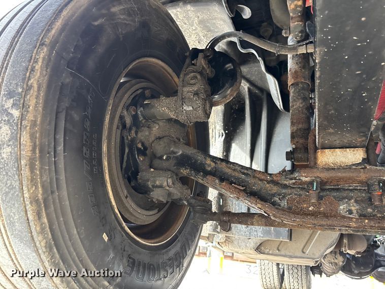 image for item FG1003 2017 Freightliner Cascadia 125 semi truck