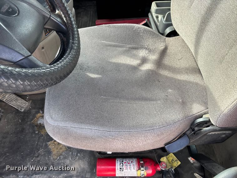 image for item FG1003 2017 Freightliner Cascadia 125 semi truck